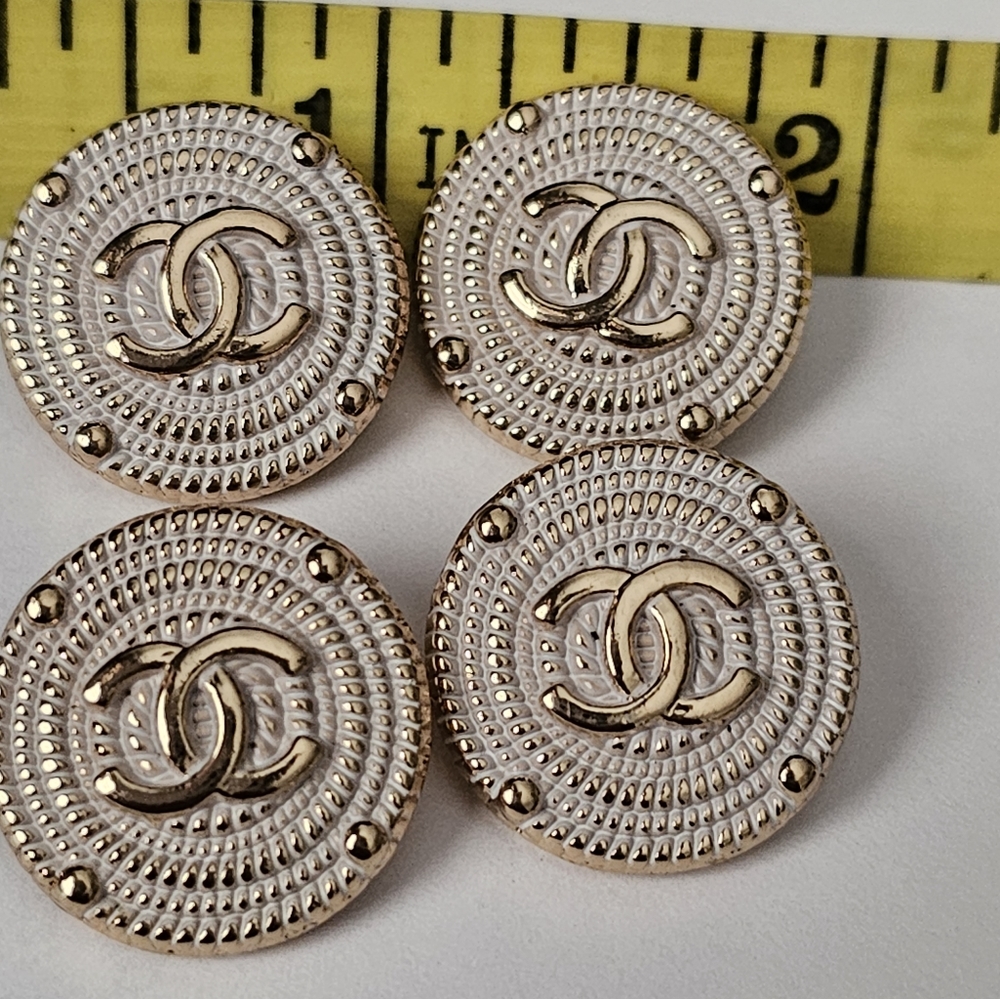 LOT OF 4 BUTTONS NEW,UNWORN - Picture 3 of 5
